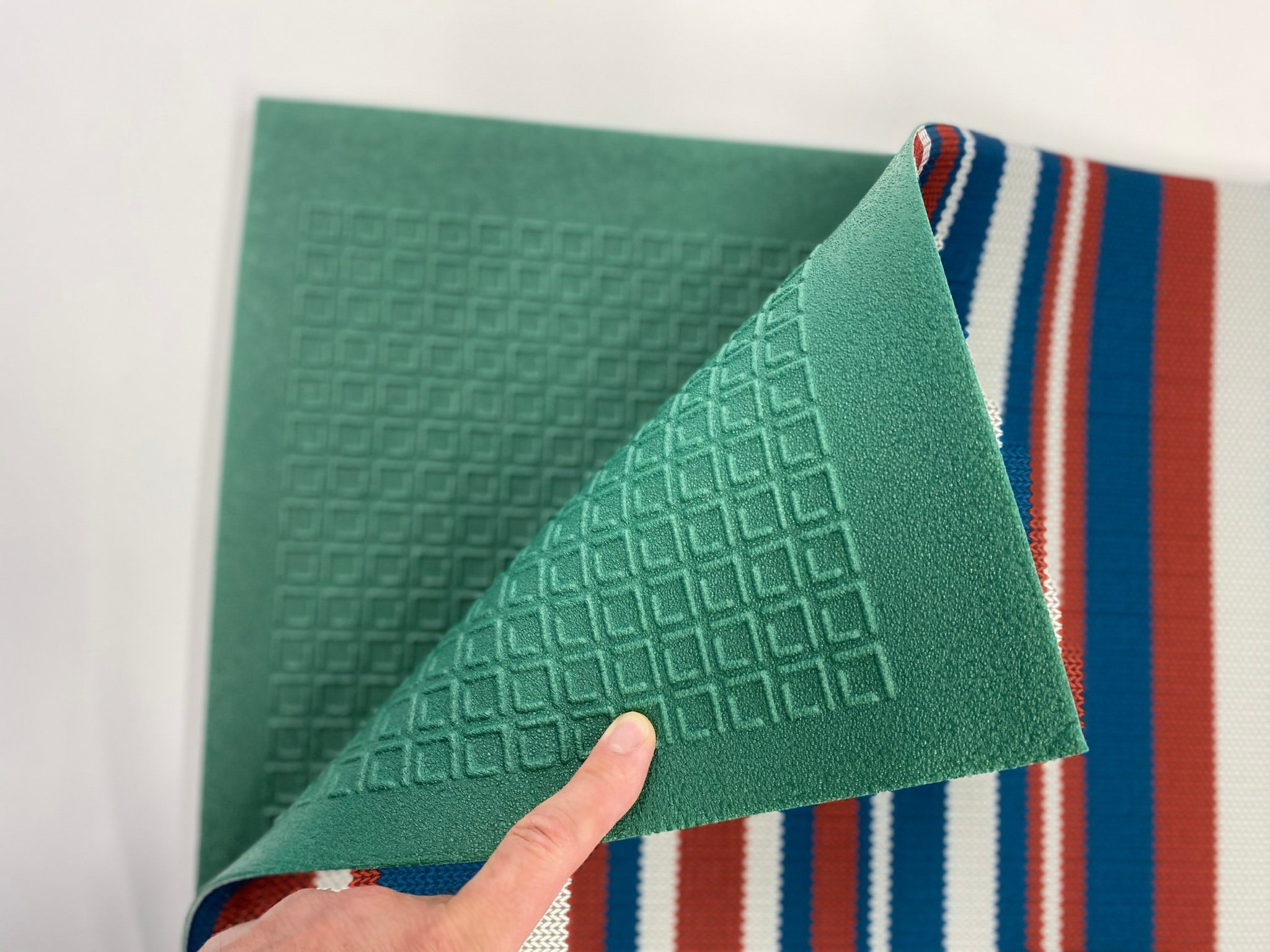 PARKLON デザインキャンピングマット 200cm×140cm×1.0cm 【折りたたみサイズ 70cm×40cm×10cm】