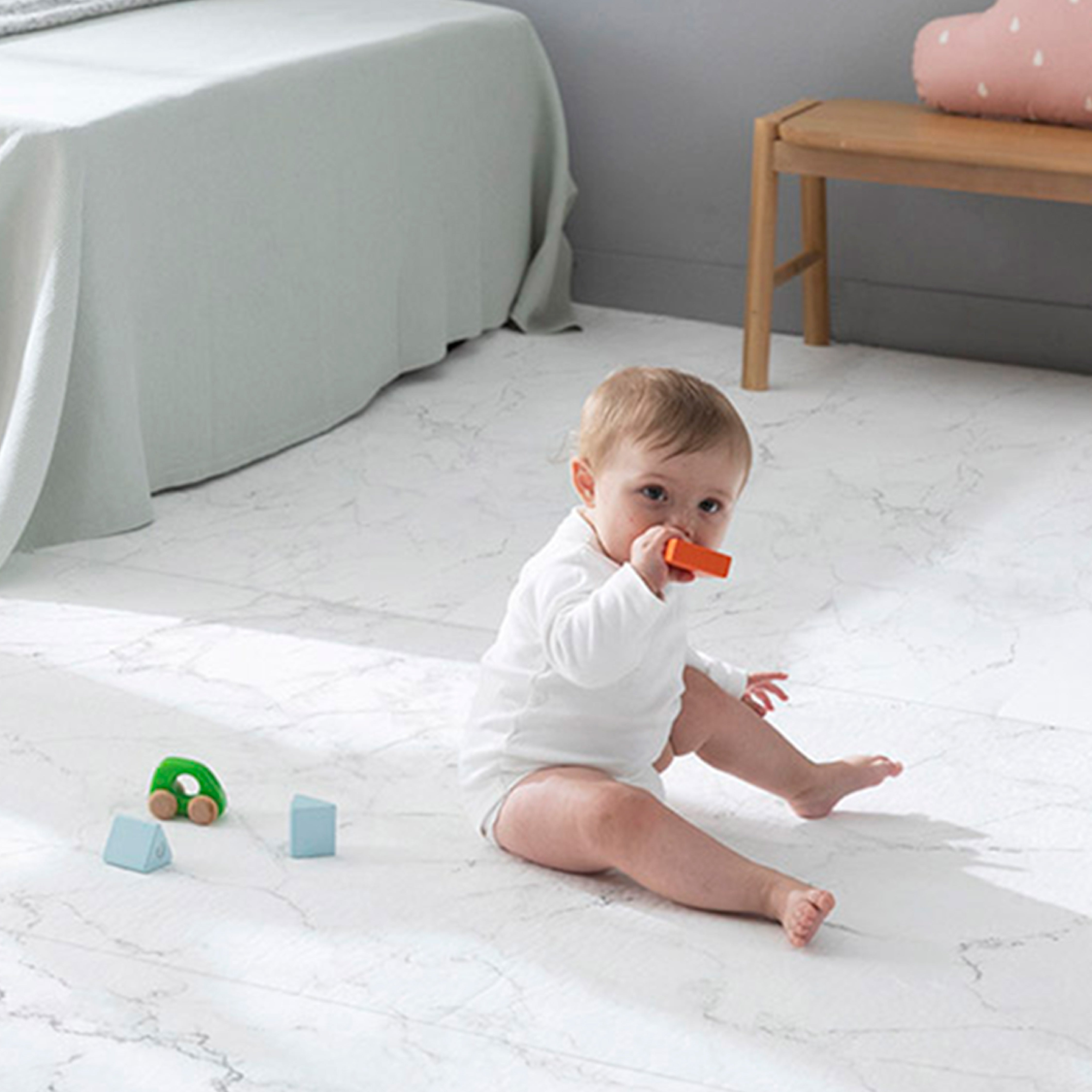 リアルな口コミを徹底調査！ランキングだけに左右されない「本当に人気の」赤ちゃんのためのプレイマットの選び方