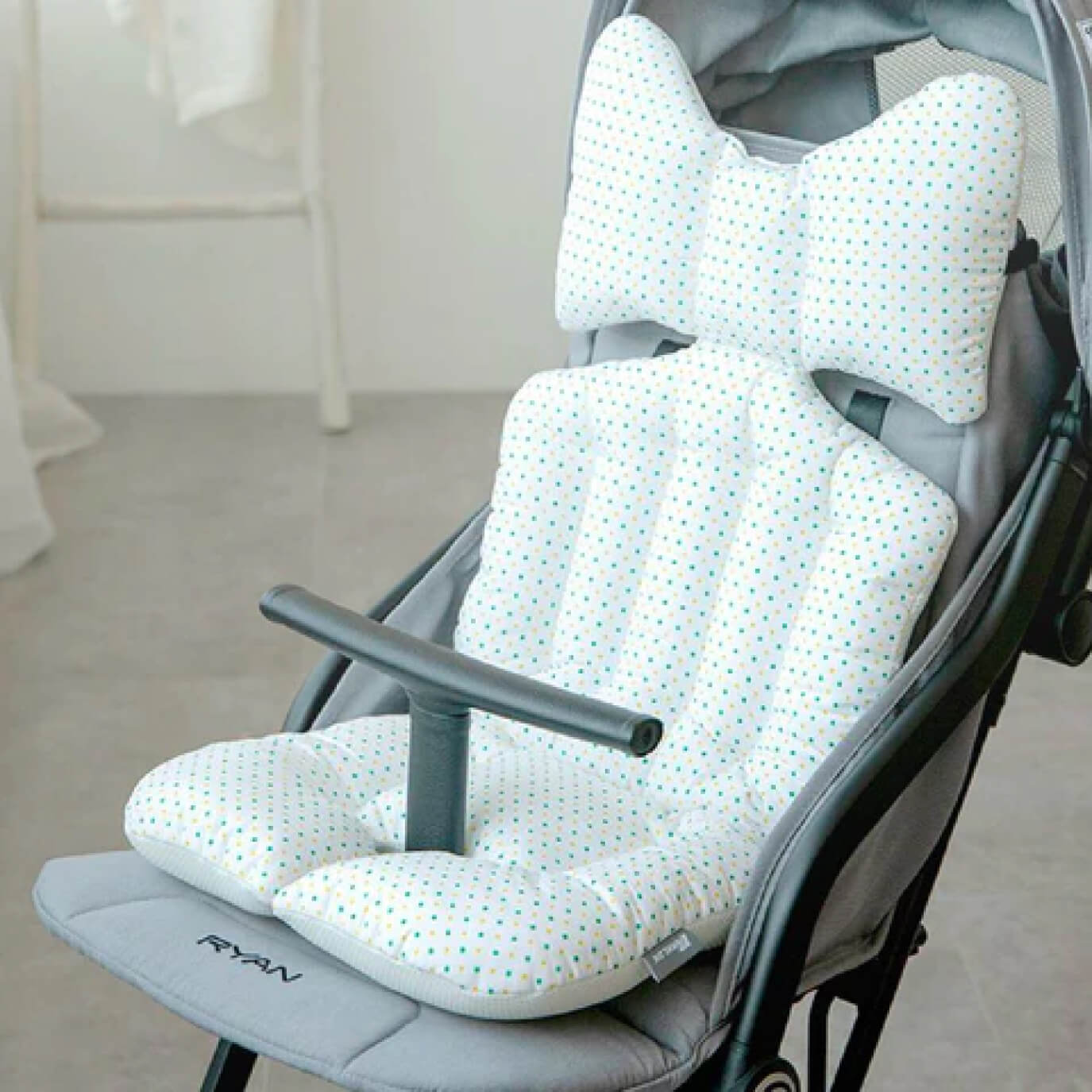 PARKLON 防ダニ ベビーカーシート 4シーズン